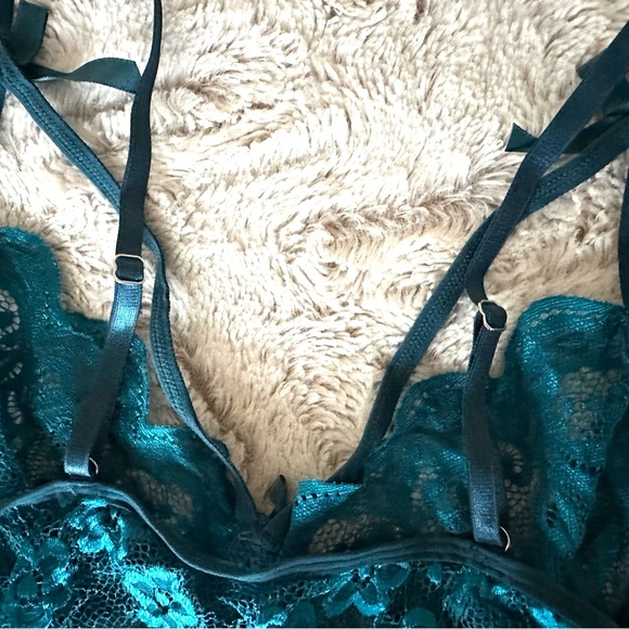 Women’s Sexy Teal Blue Lace One Piece Lingerie Bodysuit W/ Bows Size Large NEW - Picture 7 of 8